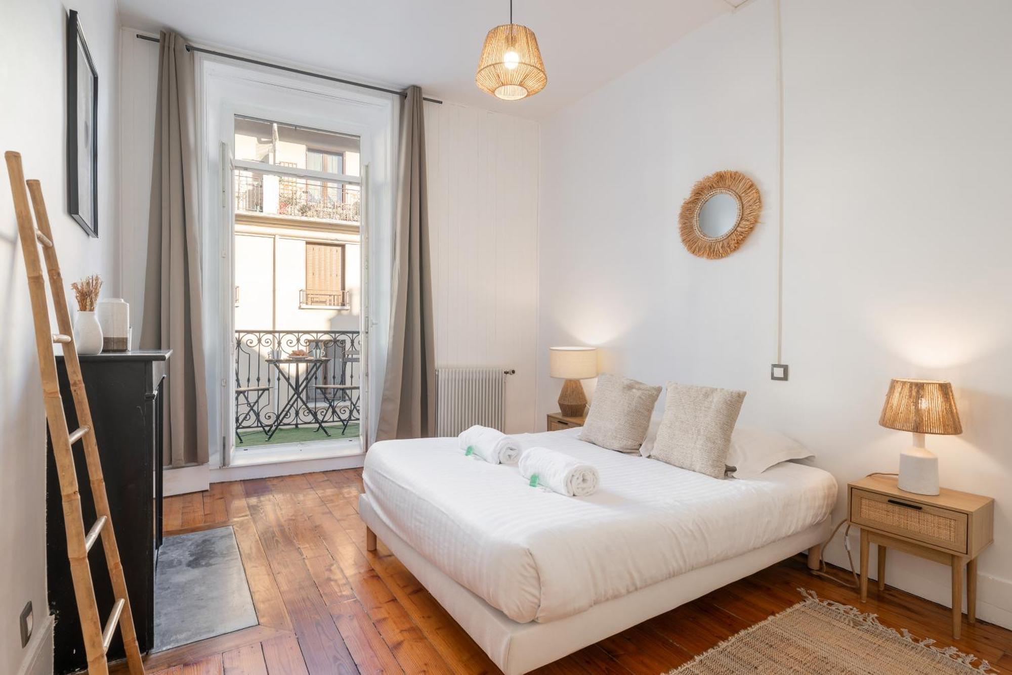 Appartement Spacieux Et Chaleureux Coeur De Ville Chambéry Kültér fotó