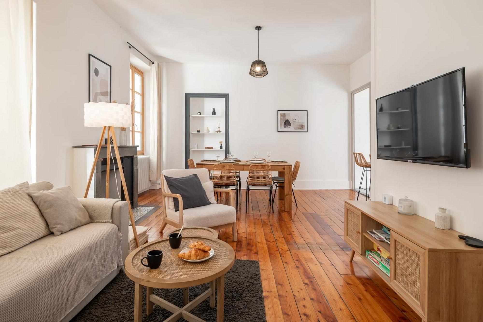Appartement Spacieux Et Chaleureux Coeur De Ville Chambéry Kültér fotó